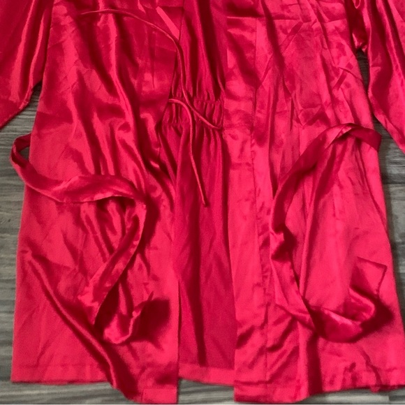 Victoria’s secret satin bathrobe - Picture 2 of 4